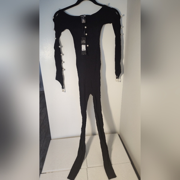 NWT Black Off-Shoulder Lace Jumpsuit One Size  #542 - Picture 2 of 4